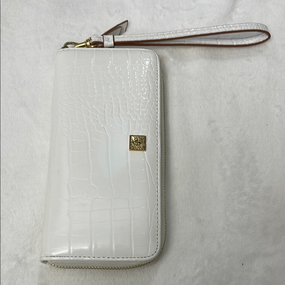 ANNE KLEIN White Croc-Embossed Wristlet Wallet